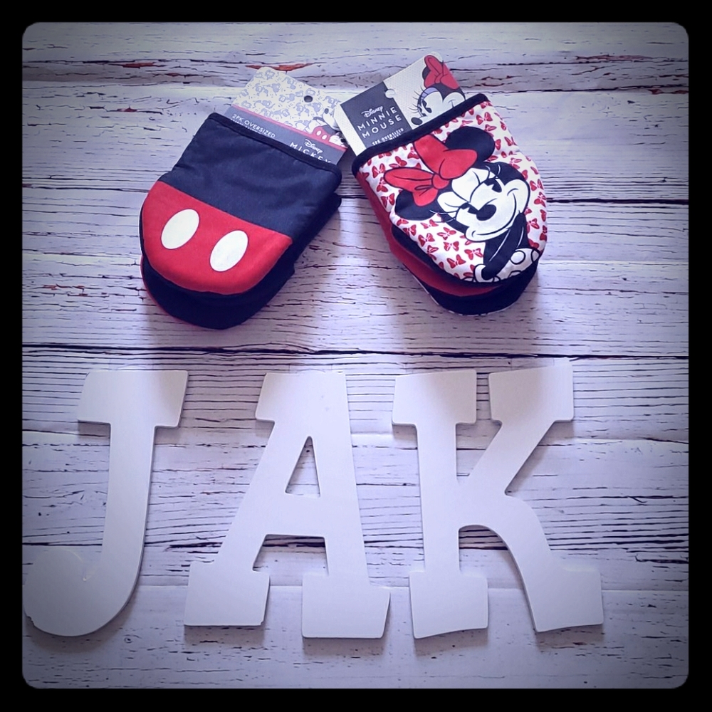 🆕️ DISNEY MICKEY & MINNIE KITCHEN MITTS BUNDLE